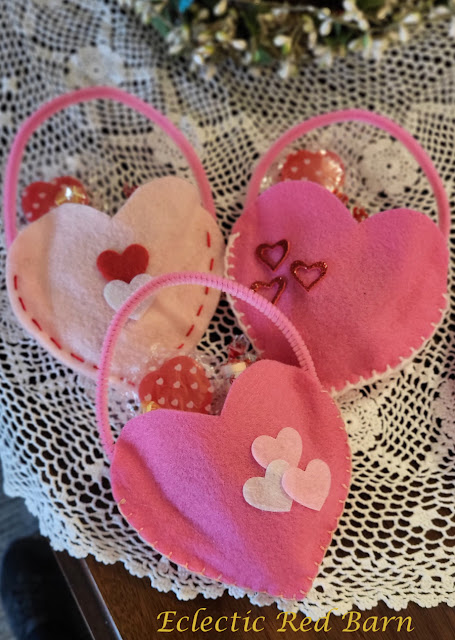 Valentine Favors. Share NOW. #Valentine, #valentinefavors, #eclecticredbarn, #valentinedecor